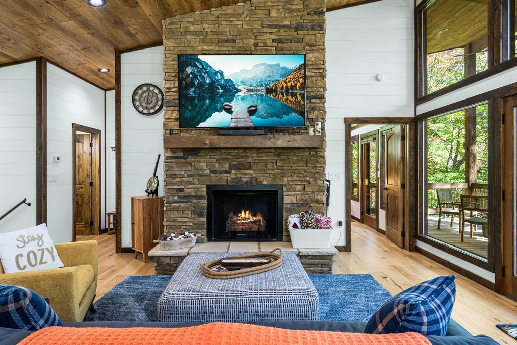 425411 Morganton Residential