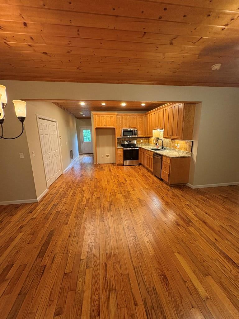 425414 Suches Residential