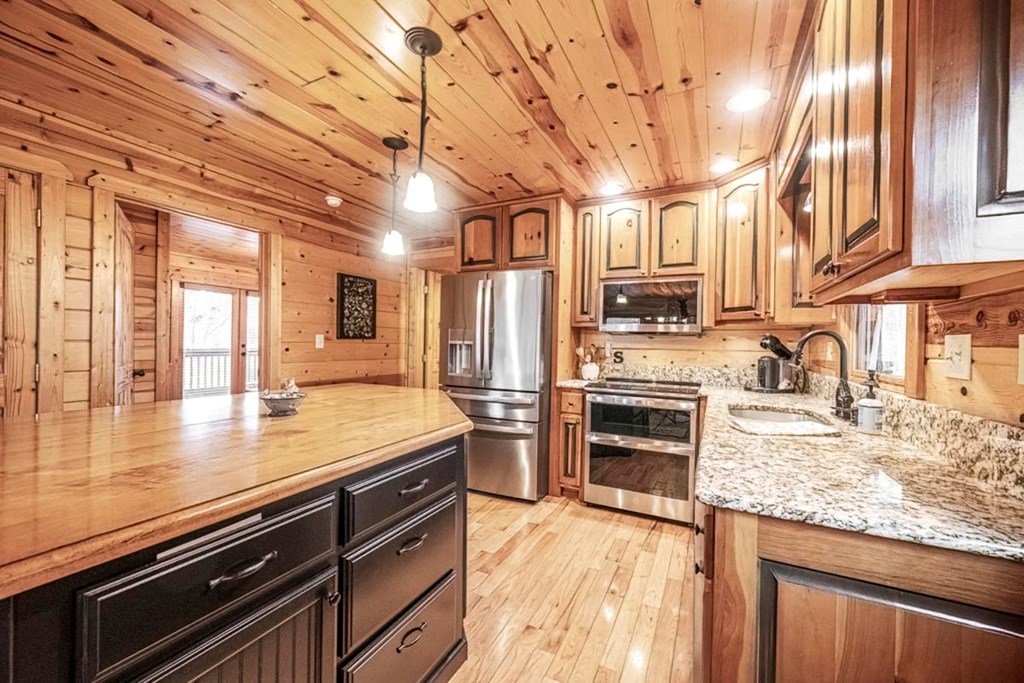 428434 Blue Ridge Residential