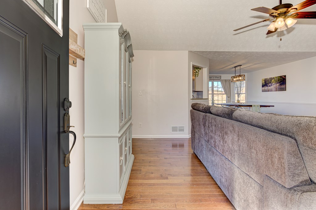 428437 Acworth Residential