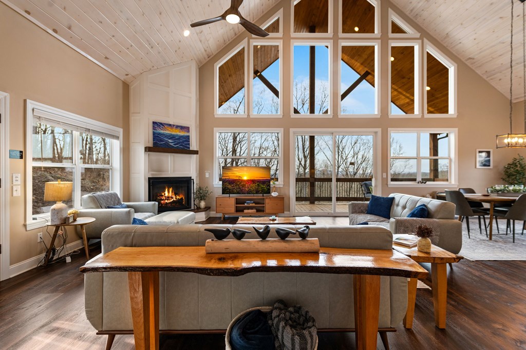 428440 Talking Rock Residential