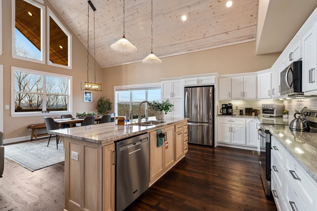 428440 Talking Rock Residential