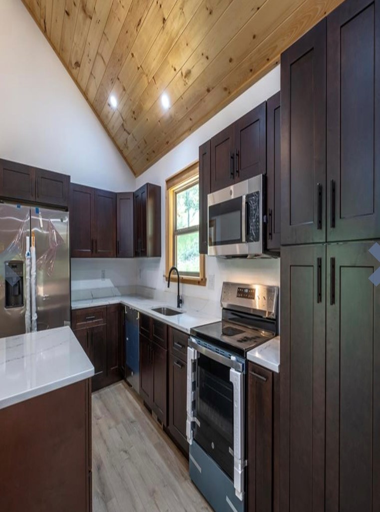 428442 Murphy Residential