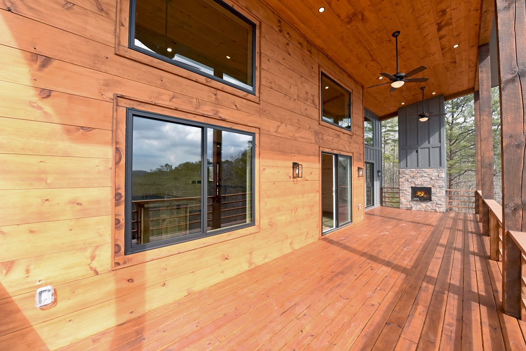 428462 Mineral Bluff Residential