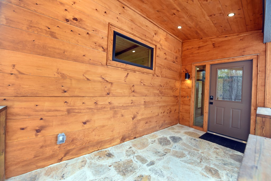 428462 Mineral Bluff Residential