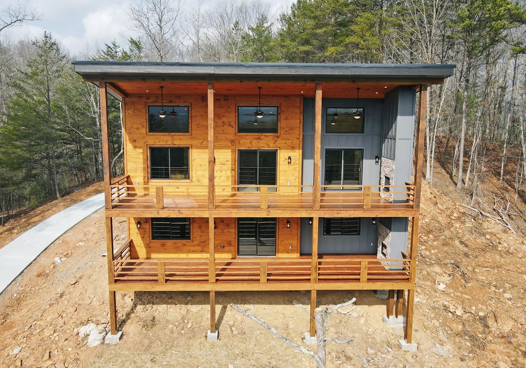 428462 Mineral Bluff Residential