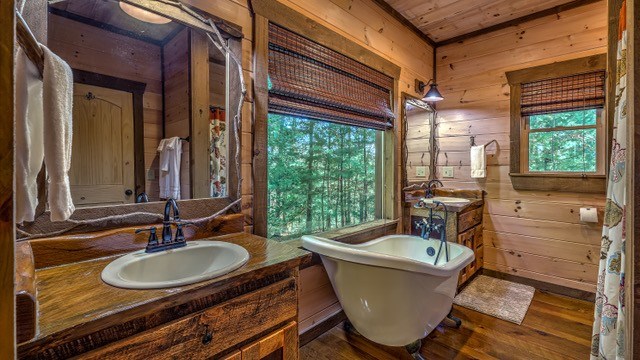 428467 Mineral Bluff Residential