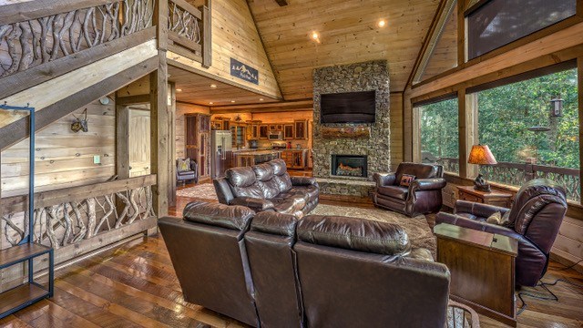 428467 Mineral Bluff Residential