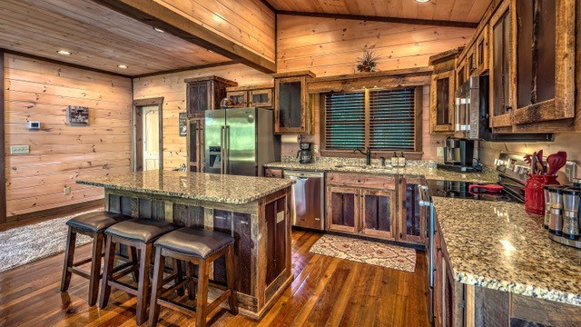 428467 Mineral Bluff Residential