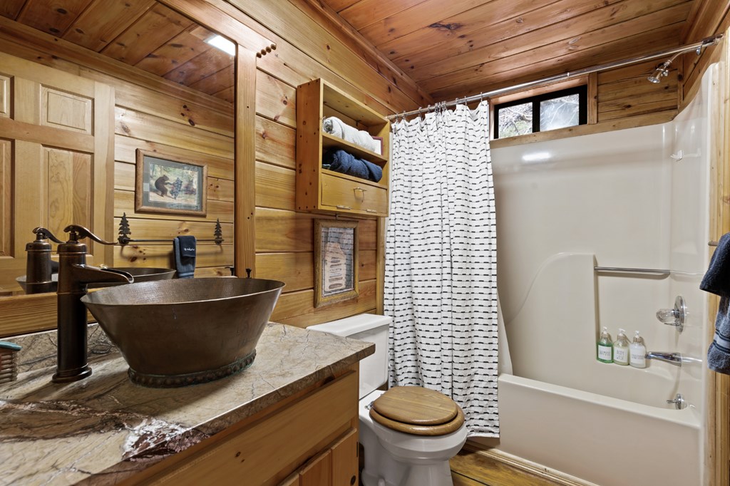 428472 Ellijay Residential