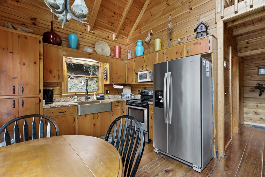 428472 Ellijay Residential