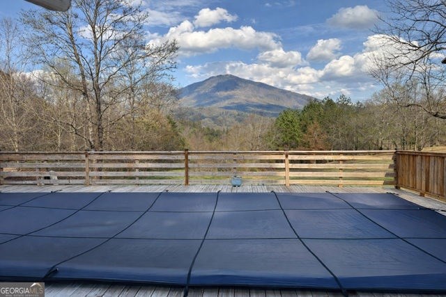 428485 Chatsworth Residential