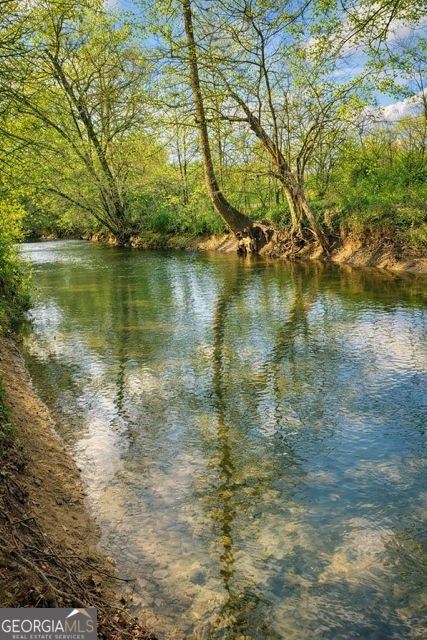 428485 Chatsworth Residential