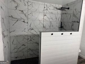 428485 Chatsworth Residential