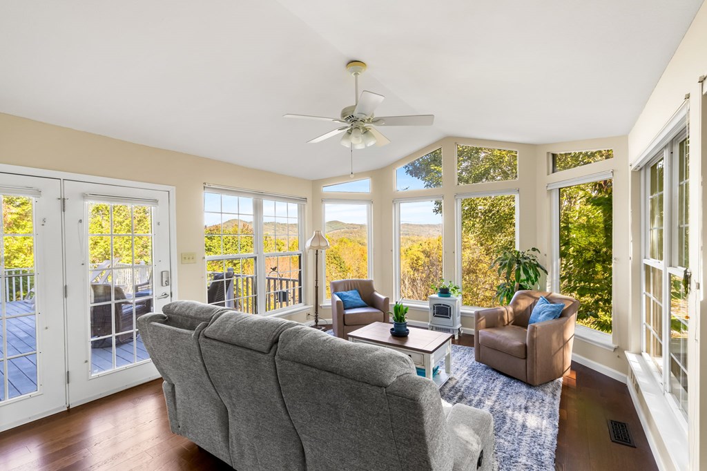 428487 Warne Residential