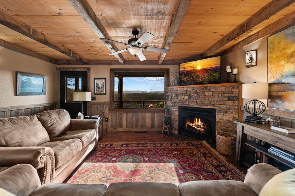 428490 Mineral Bluff Residential