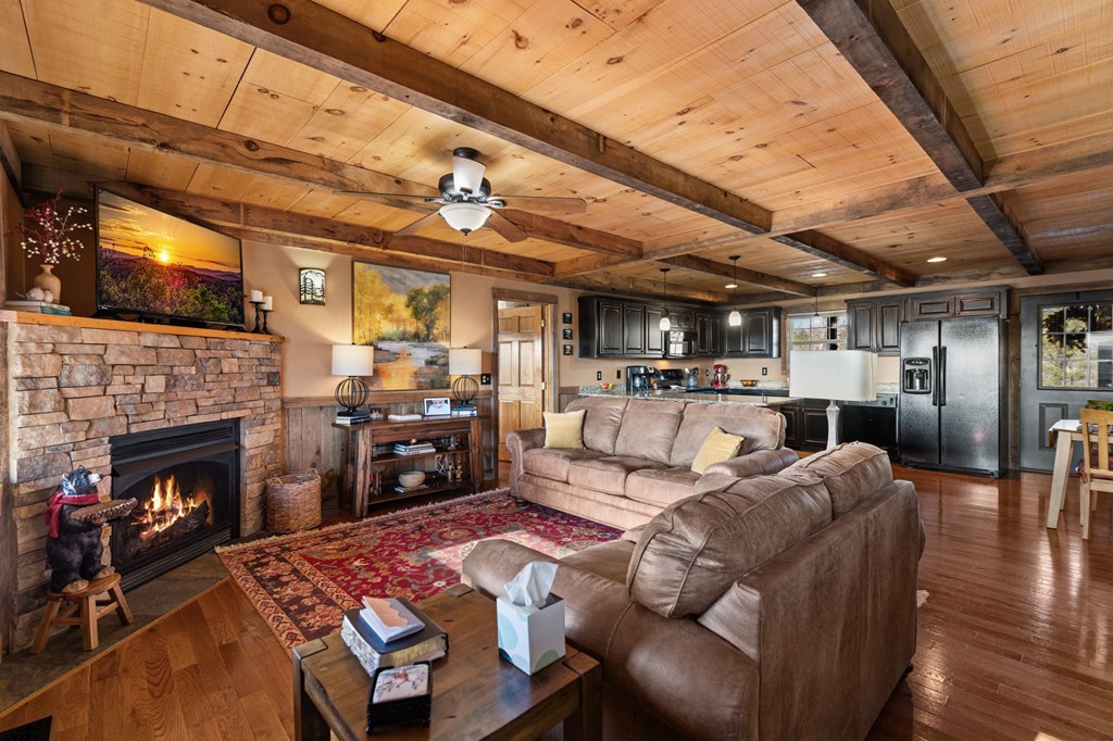 428490 Mineral Bluff Residential