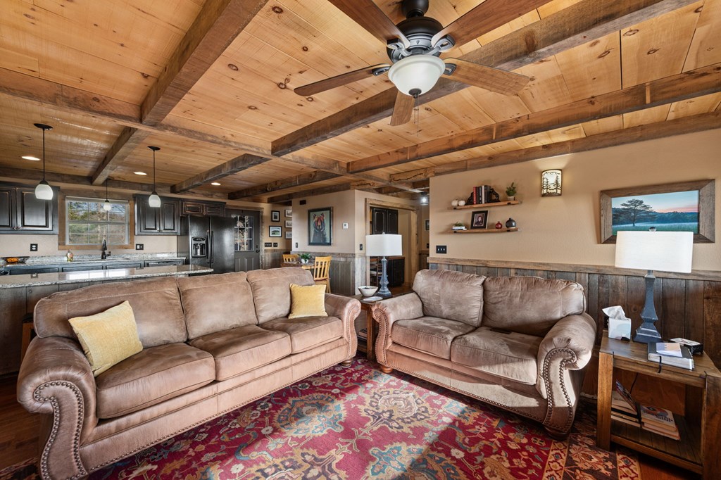 428490 Mineral Bluff Residential