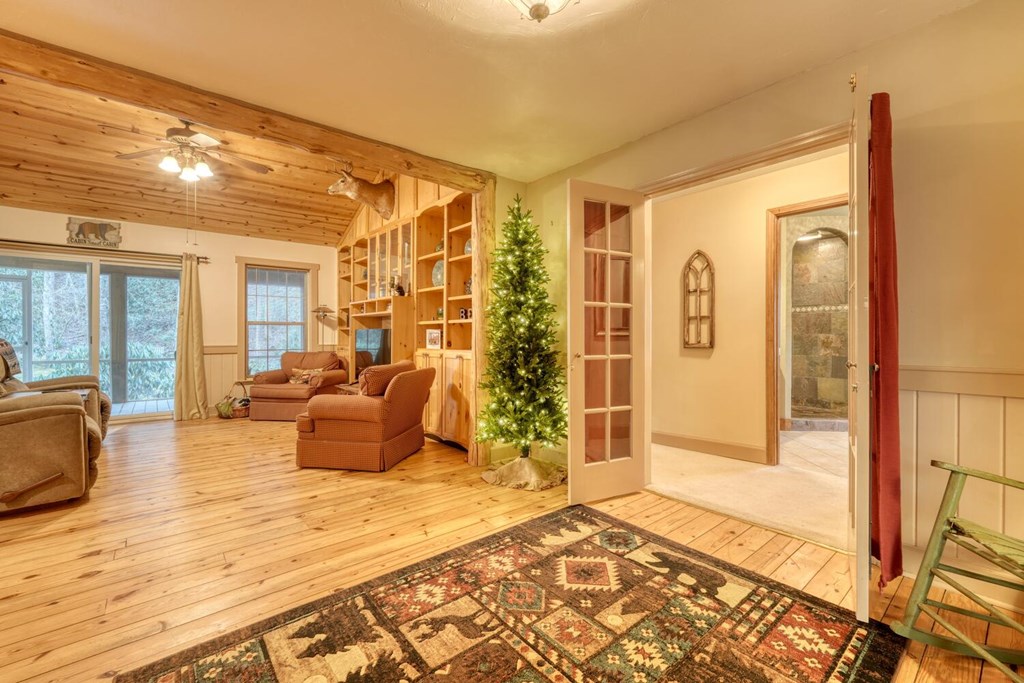 428491 Hiawassee Residential