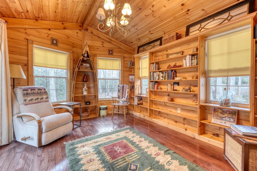 428491 Hiawassee Residential