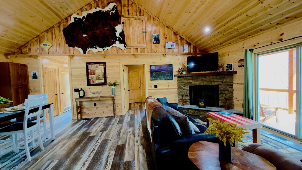 428493 Murphy Residential