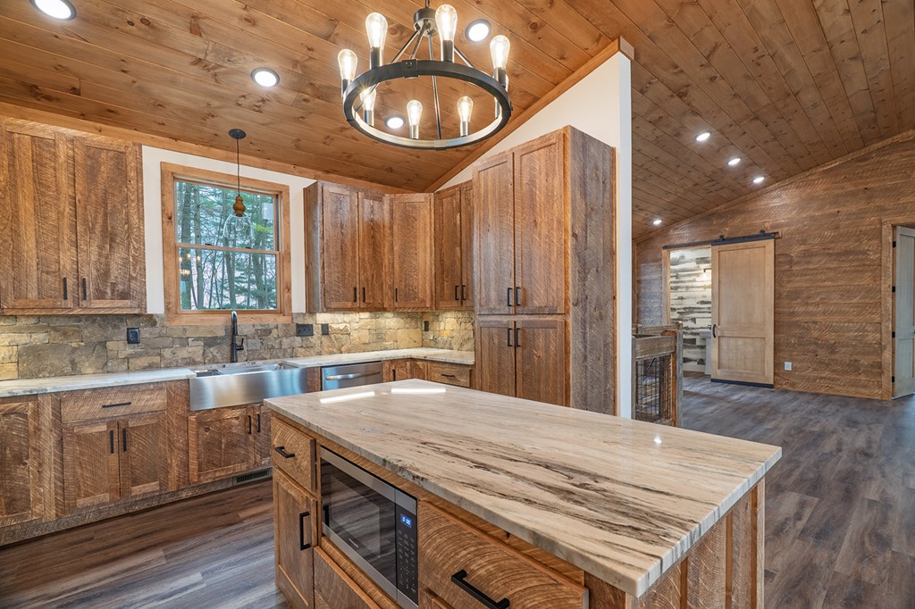 428494 Ellijay Residential