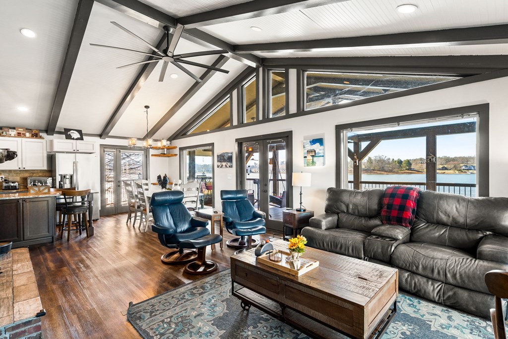 428495 Hayesville Residential