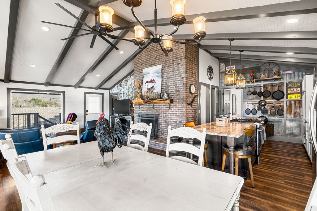 428495 Hayesville Residential