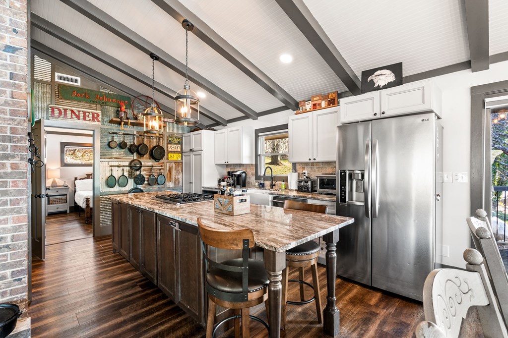 428495 Hayesville Residential