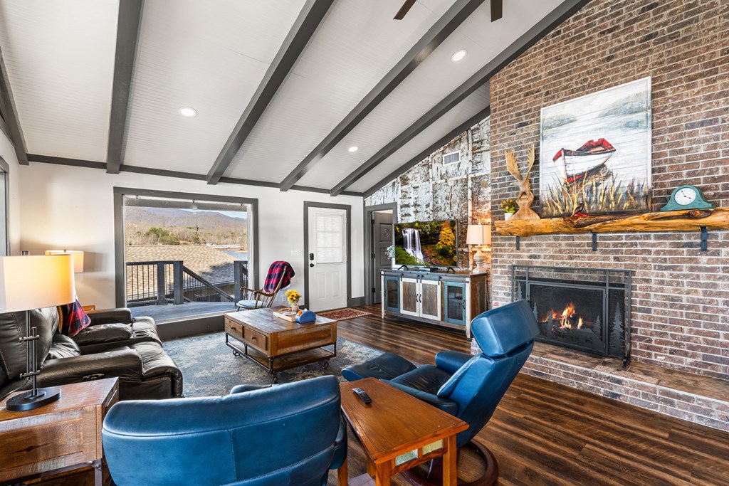 428495 Hayesville Residential