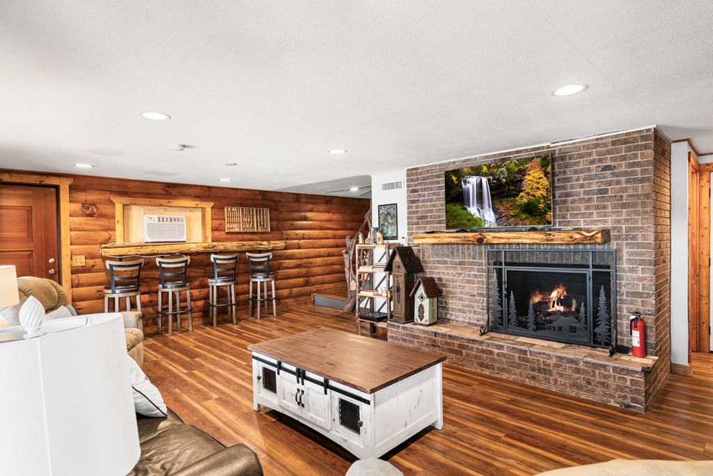 428495 Hayesville Residential