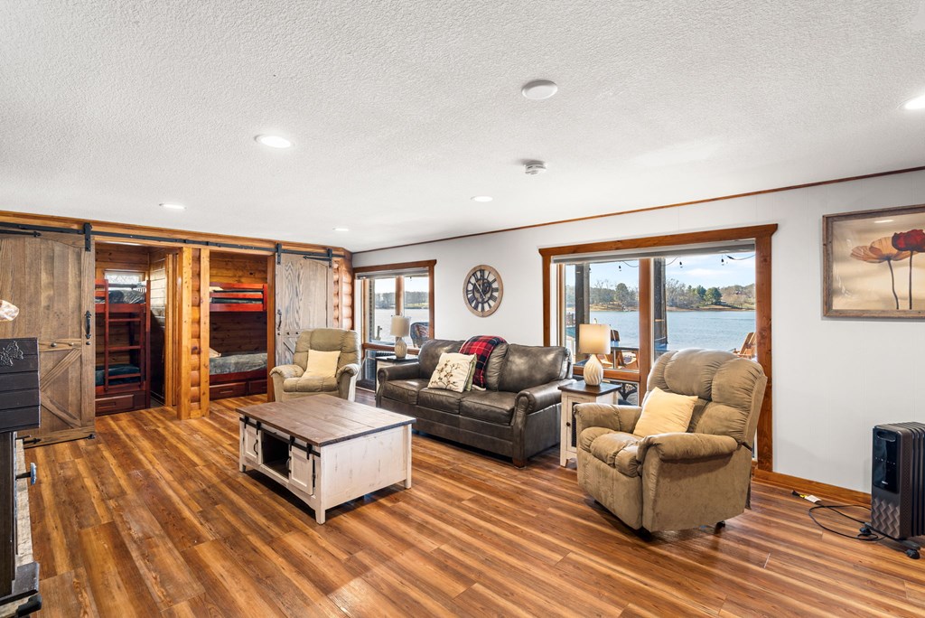 428495 Hayesville Residential