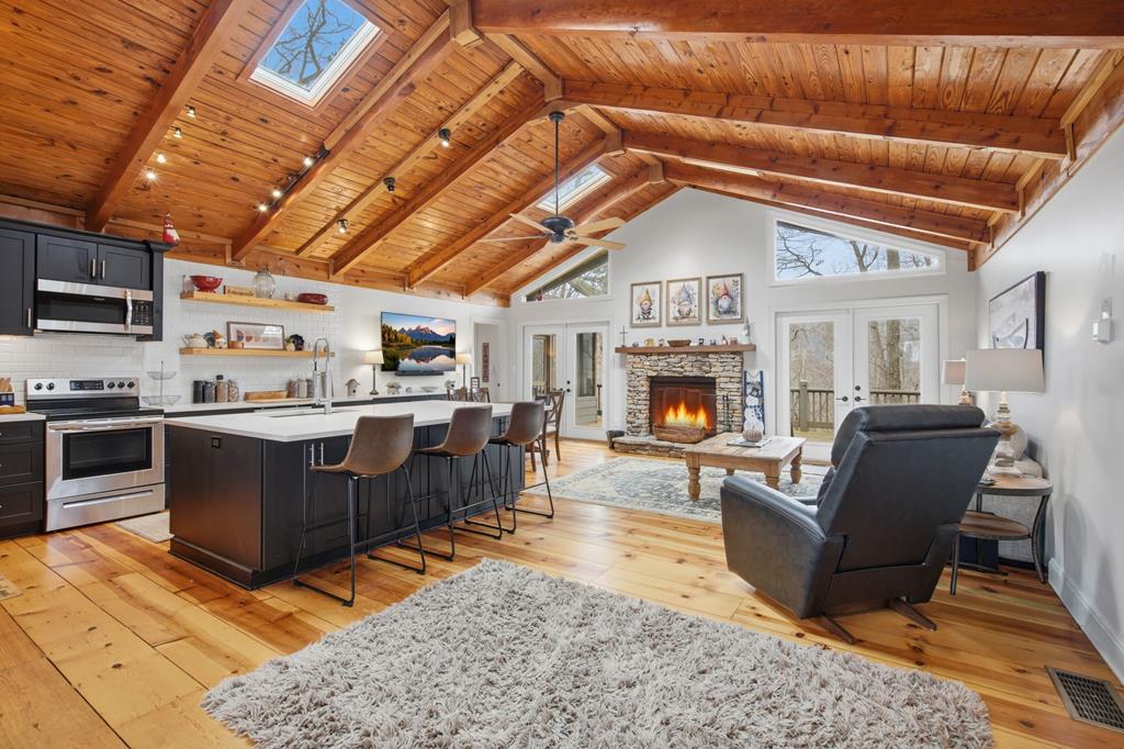 428501 Big Canoe Residential