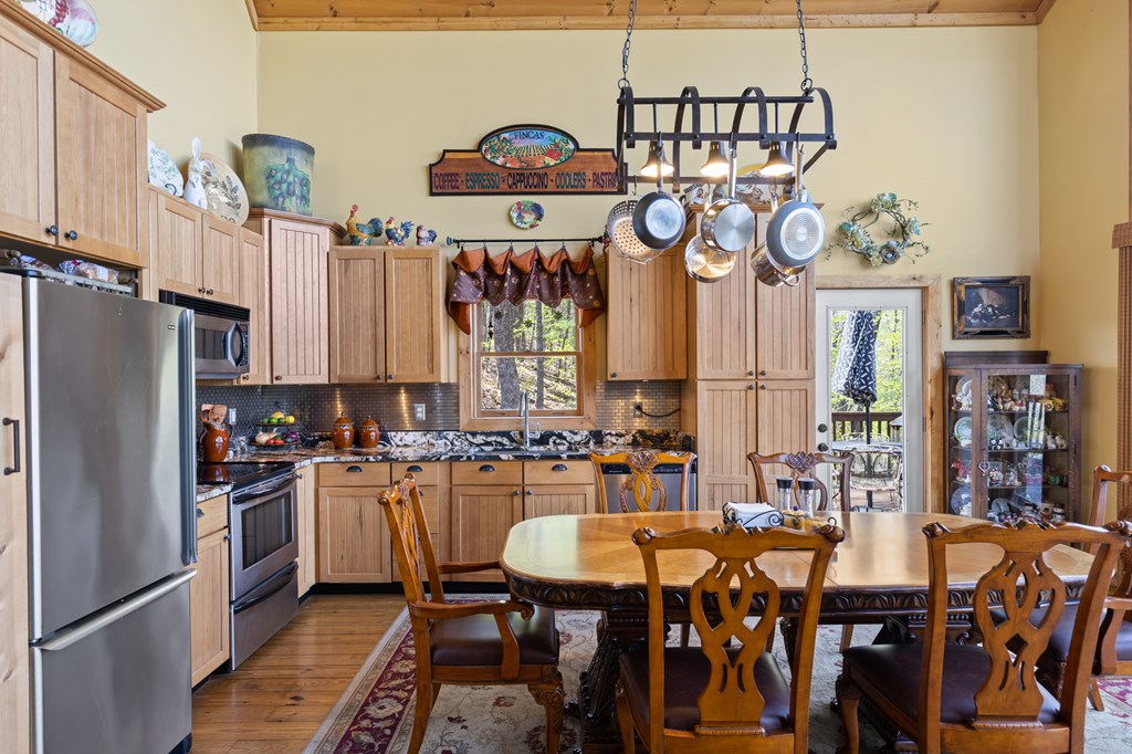 428503 Suches Residential