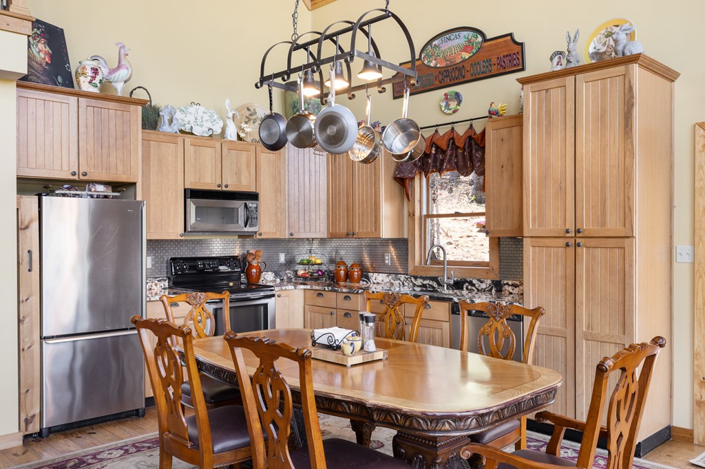 428503 Suches Residential