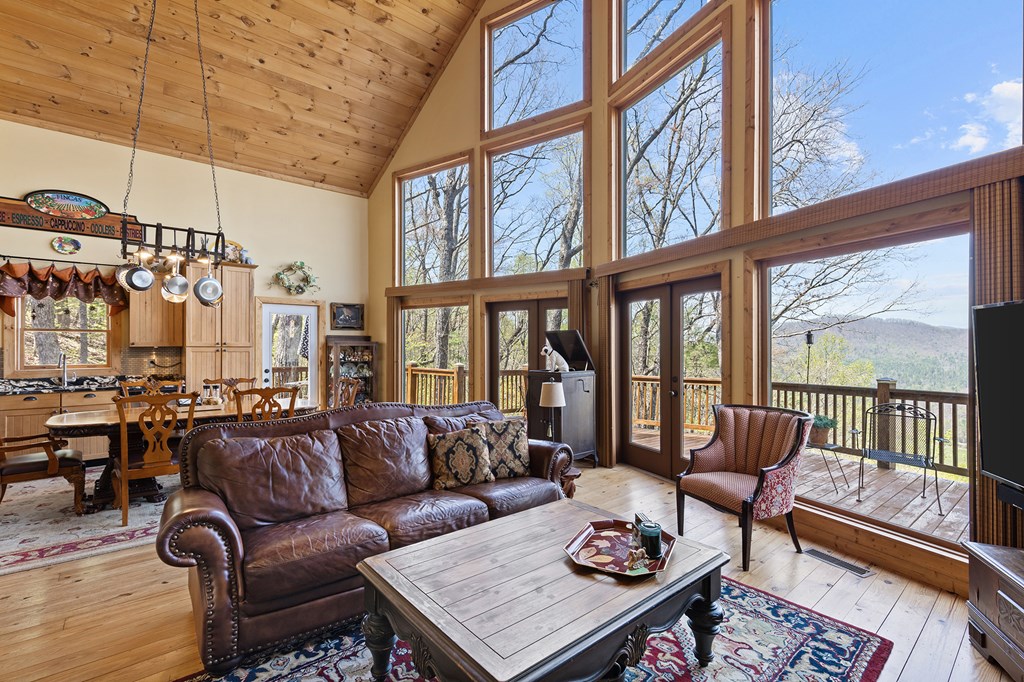 428503 Suches Residential