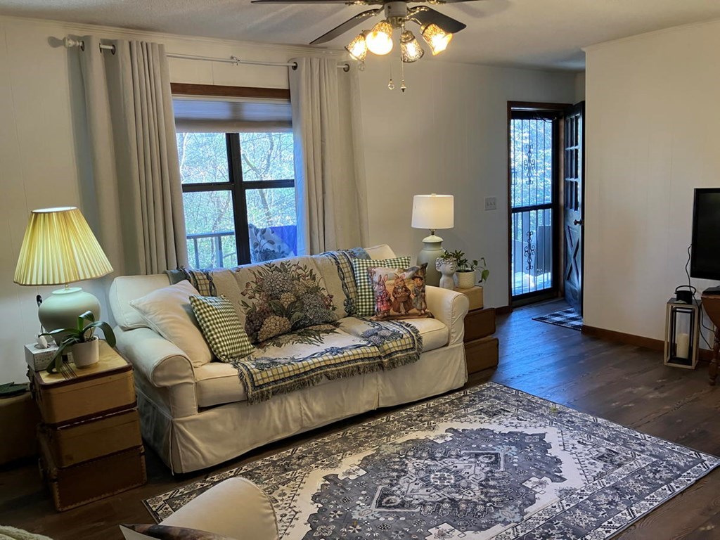 428513 Murphy Residential