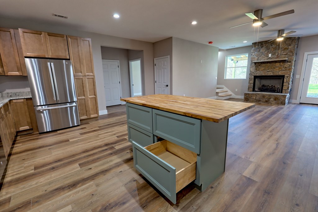 428514 Hayesville Residential