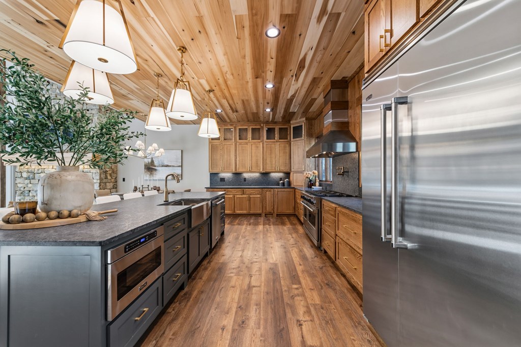 428515 Blue Ridge Residential