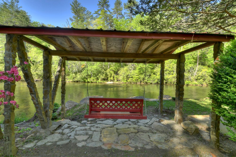 428516 Blue Ridge Residential