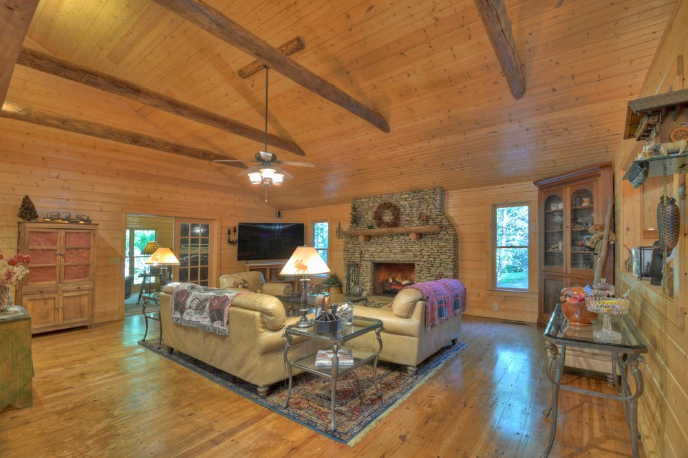 428516 Blue Ridge Residential