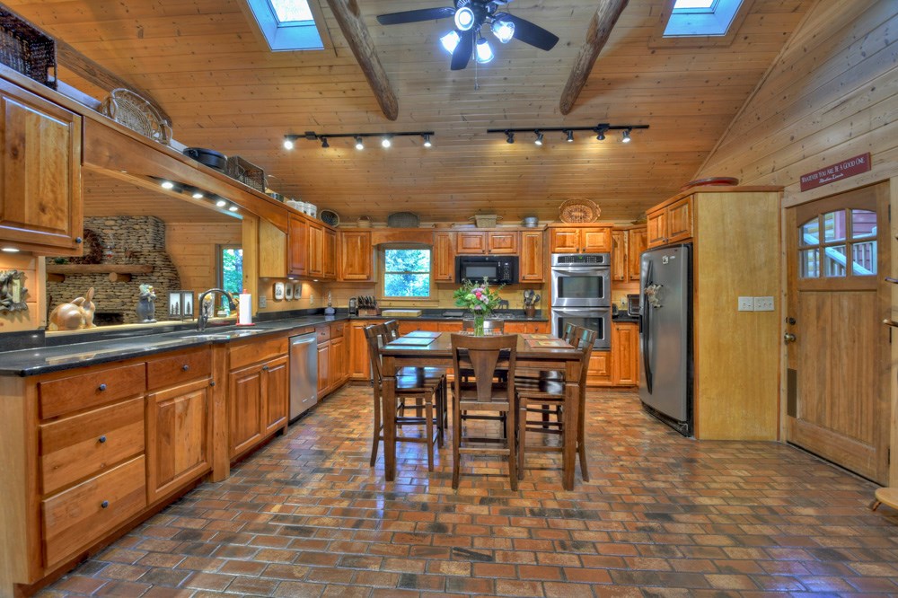 428516 Blue Ridge Residential