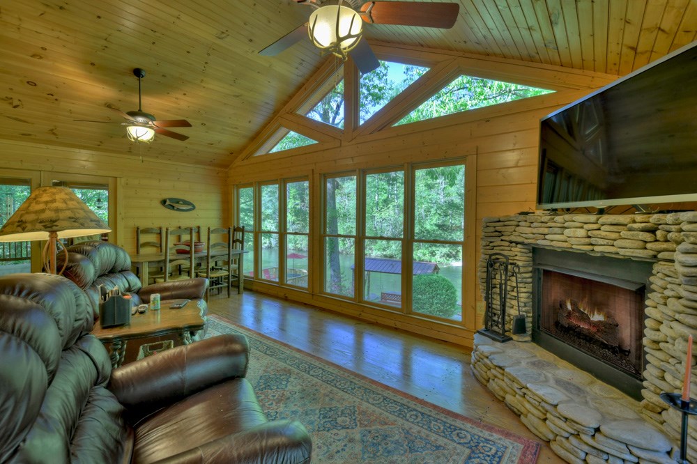 428516 Blue Ridge Residential