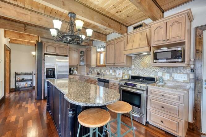 428518 Hayesville Residential