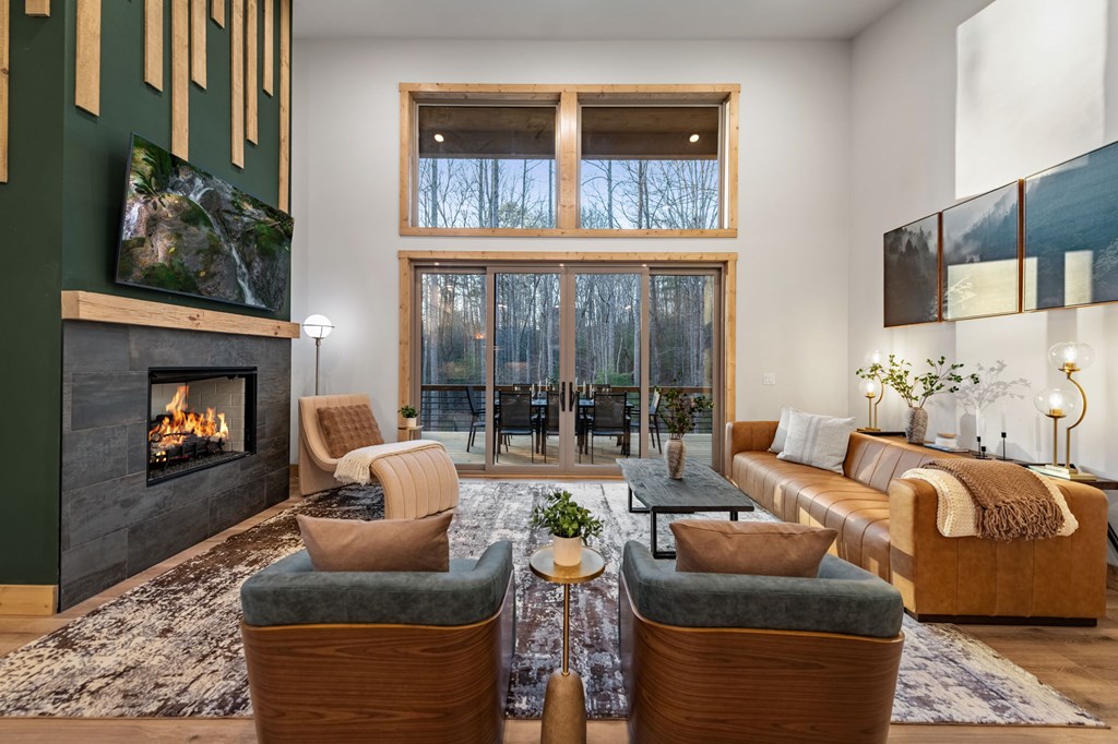 428523 Blue Ridge Residential