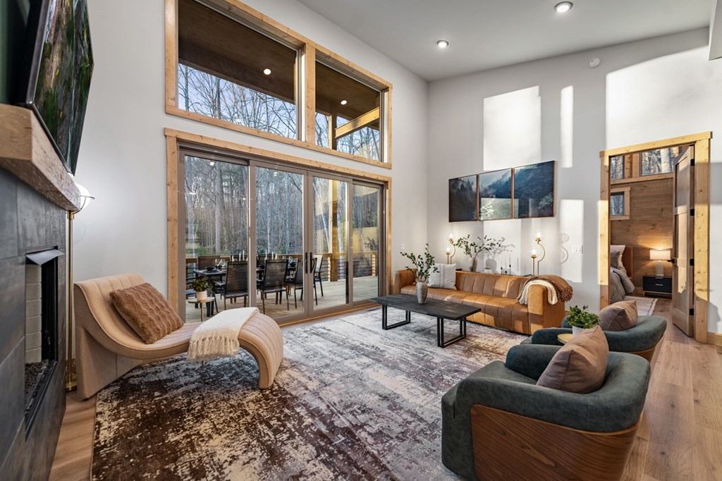 428523 Blue Ridge Residential