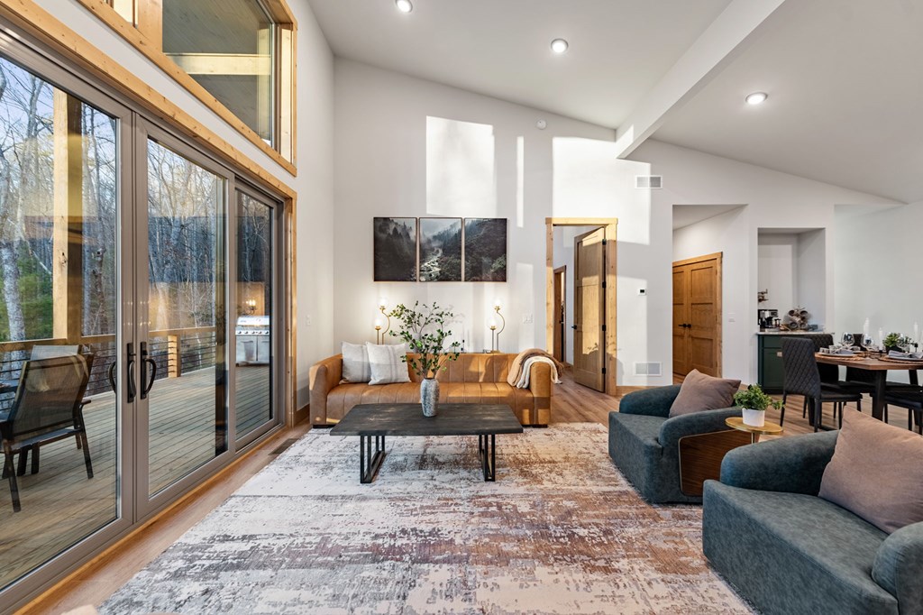 428523 Blue Ridge Residential