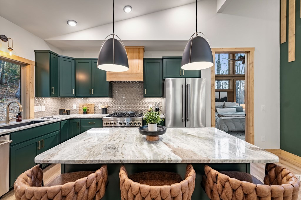 428523 Blue Ridge Residential