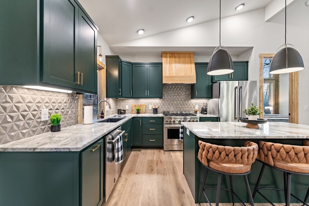 428523 Blue Ridge Residential