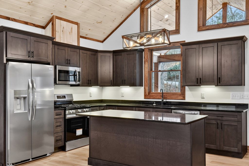 428524 Ellijay Residential